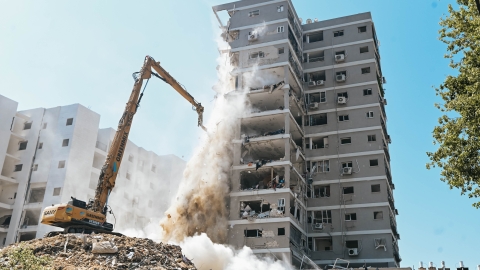 הריסת מבנה רחוב ירושלים בת ים קרדיט צילום שלום אלזם-19.jpg