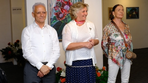בת-ים חגגה יצירה בינלאומית ערב נעילה במכון לאומנות לתערוכתה של האמנית אוריה לימור3.jpeg