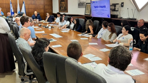 ראשת העיר ליום אחד מועצת הנוער העירונית החליפה את הנהגת בעיר במסגרת יום חילופי השלטון (3).jpeg