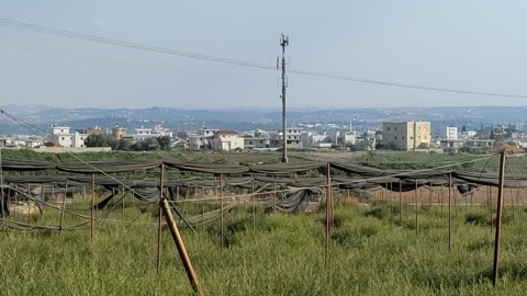הנוף לכיוון טירה מהקצה המזרחי של כפר הס. כאן התרחש הקרב.jpg