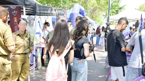 ורד מגנטים.png